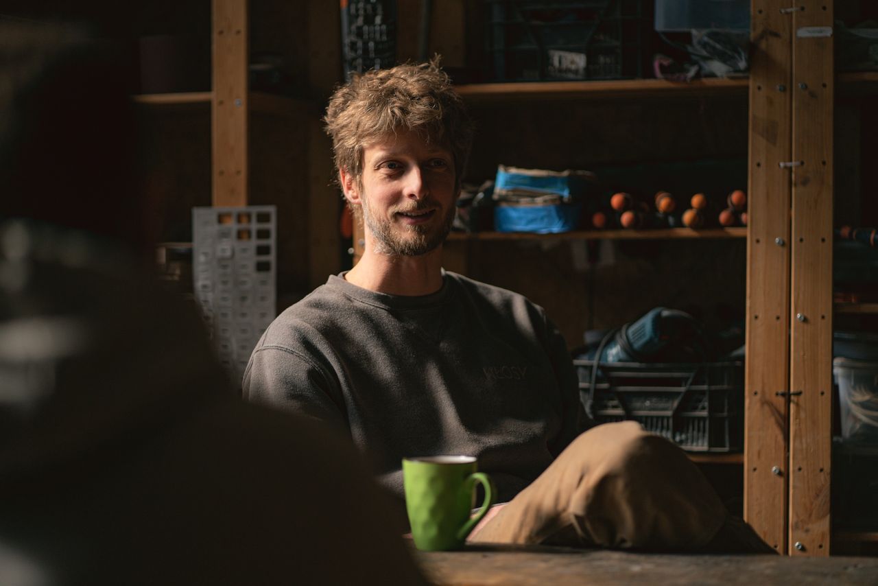 Rzucił wszystko i zaczął robić noże. We wtorki i czwartki dołączają kolejni