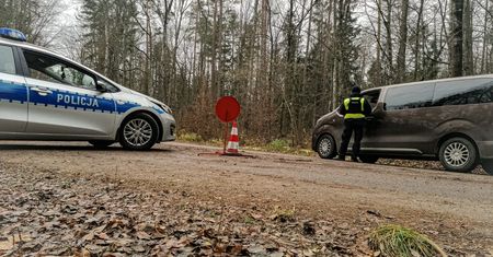 Polacy przewozili migrantów w fałszywej karetce
