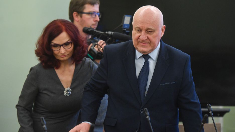 Magdalena Pietrzak, sekretarz PKW oraz  Sylwester Marciniak - jej przewodniczący