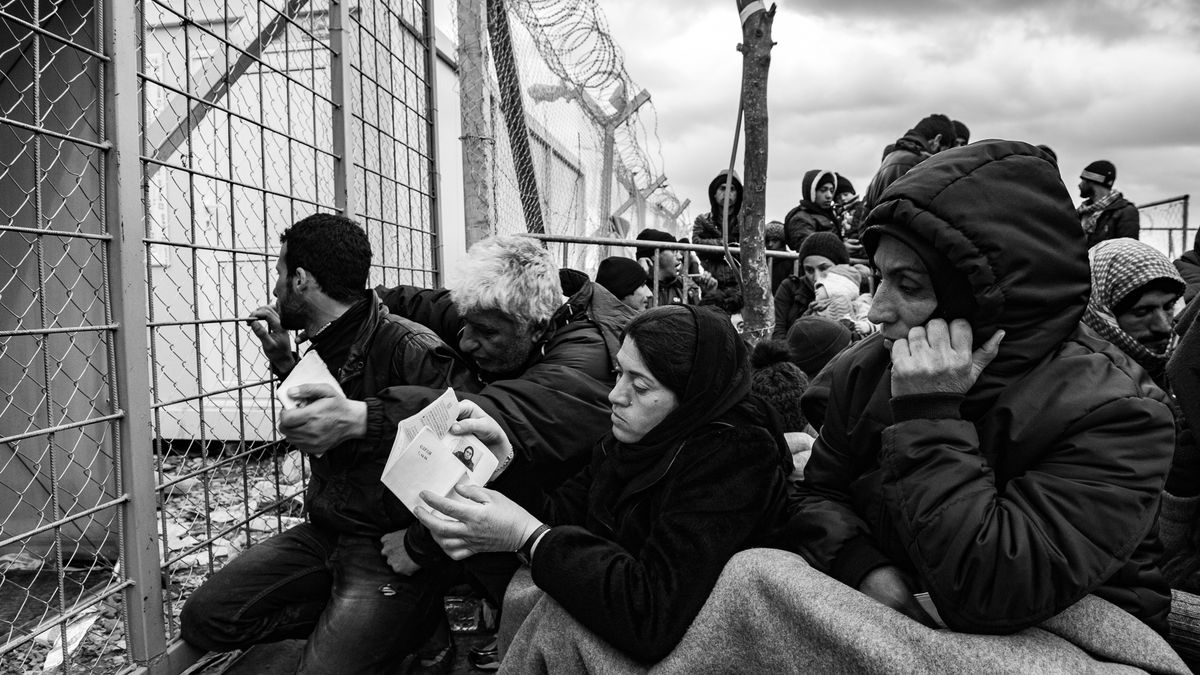 Szymon Barylski przez miesiąc fotografował obóz dla uchodźców między Grecją, a Macedonią 1