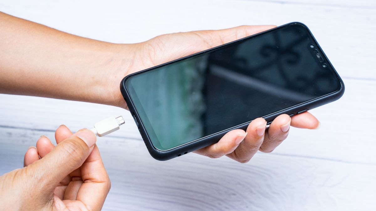 Ile kosztuje pełne naładowanie smartfona?