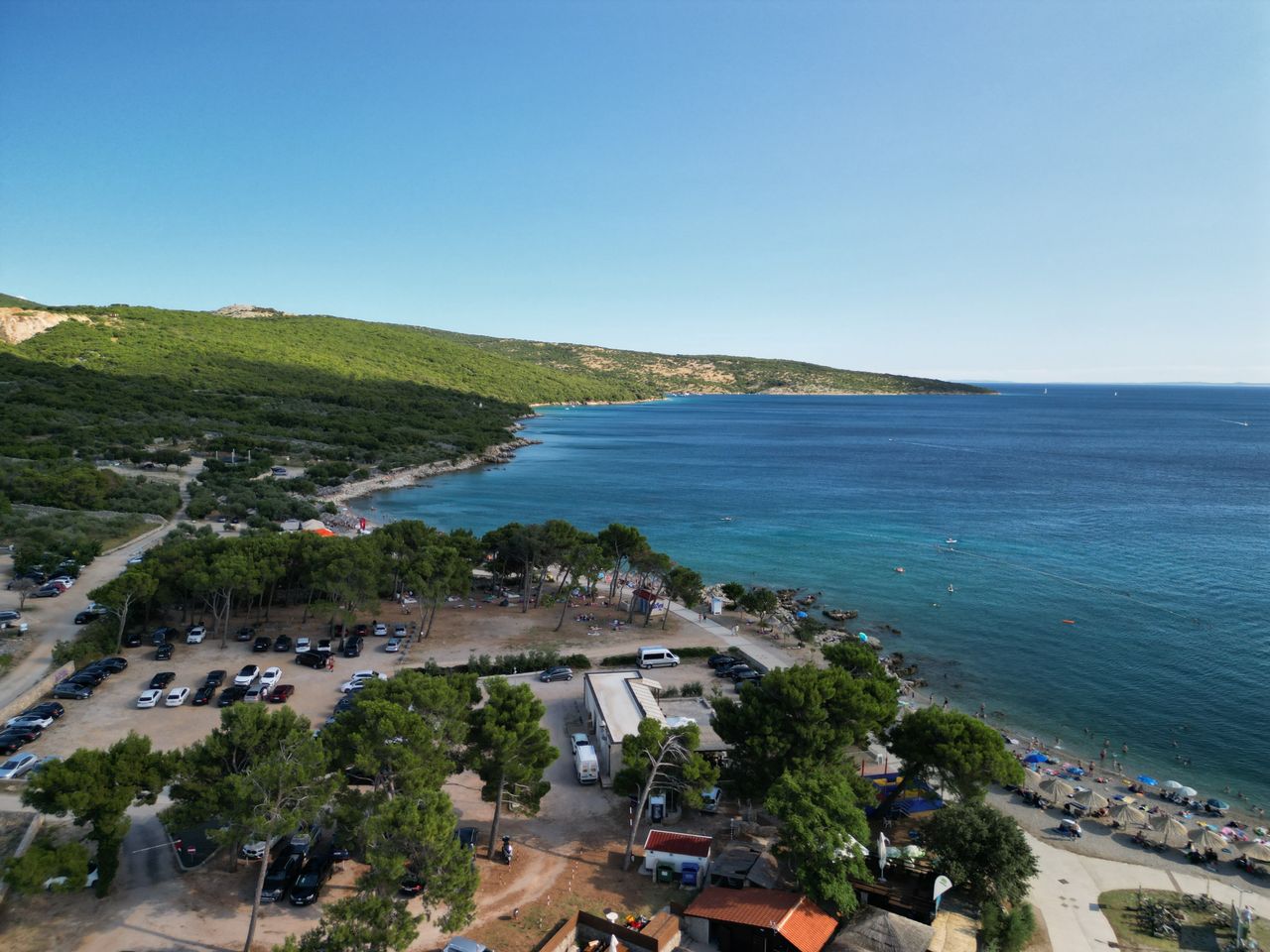 Nowe przepisy na plażach Chorwacji. Zabiorą twoje rzeczy i wyrzucą na śmietnik
