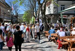 Dają 100 zł za godzinę pracy w wakacje. Ale jest jeden haczyk