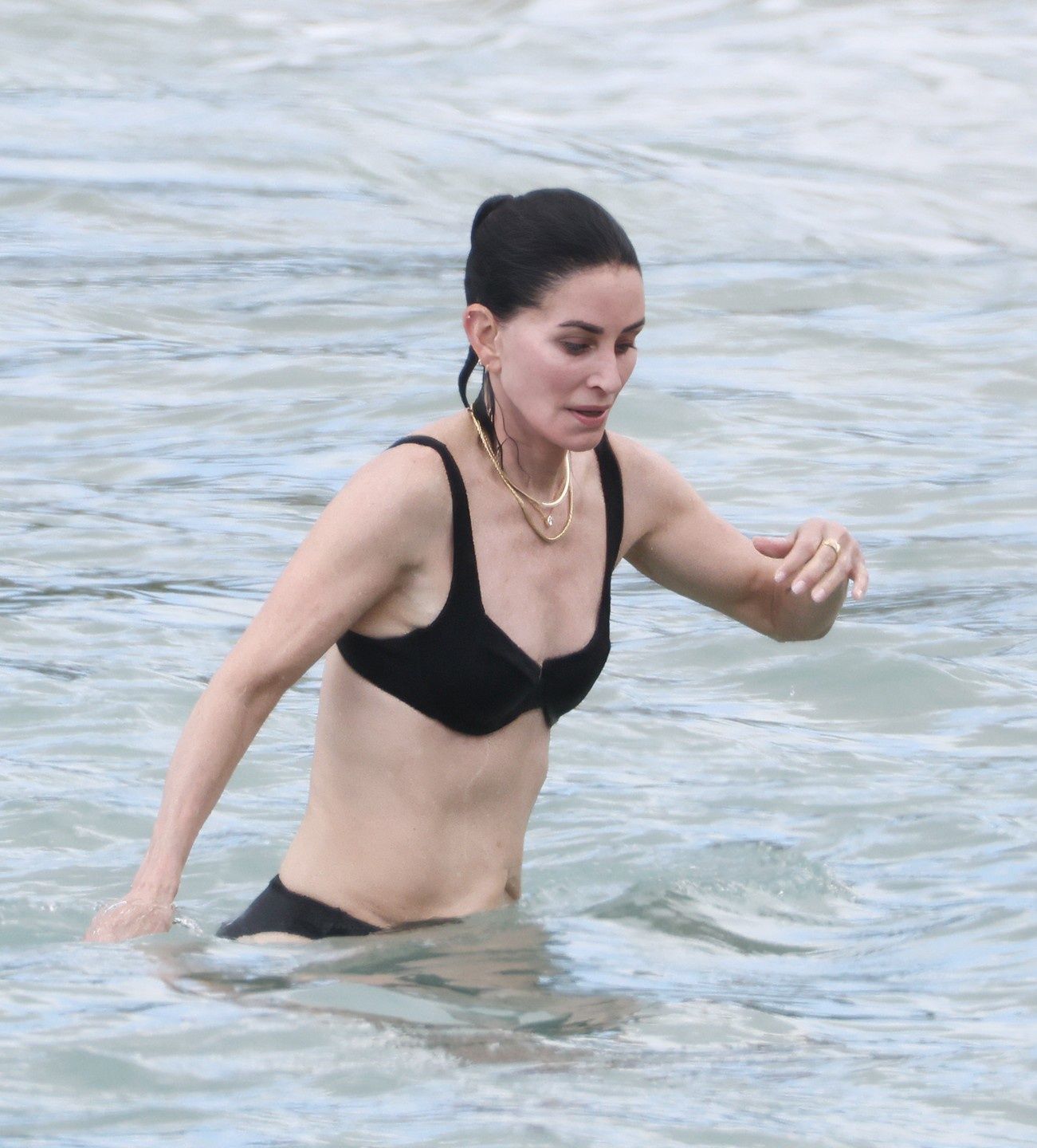 Courtney Cox "przyłapana" na Hawajach