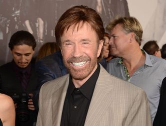 Chuck Norris przez 27 lat NIE WIEDZIAŁ, ŻE MA CÓRKĘ! "Nie potrzebowałem testów DNA. Czułem, jakbym znał ją całe życie"