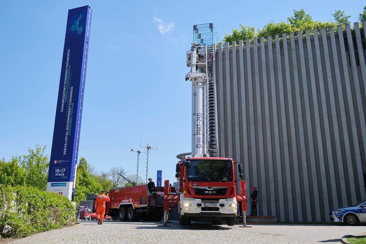 Piknik strażacki na Placu Teatralnym