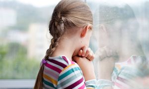 Dieta przyspiesza dojrzewanie dziewcząt? Ekspertka stawia sprawę jasno