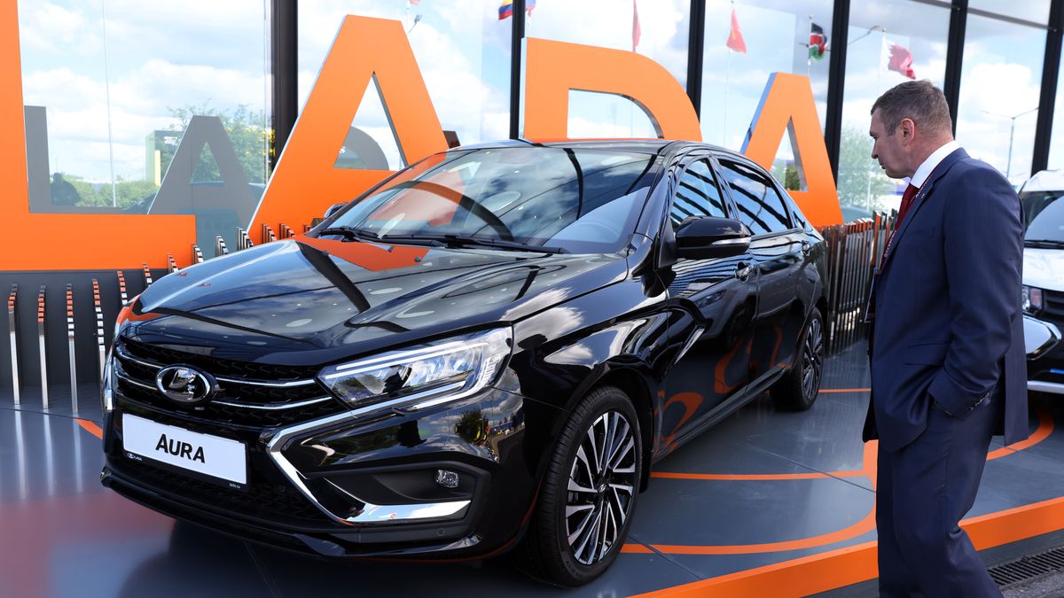 Rosjanie kupują głównie Łady. Zdj. z 2024 r.