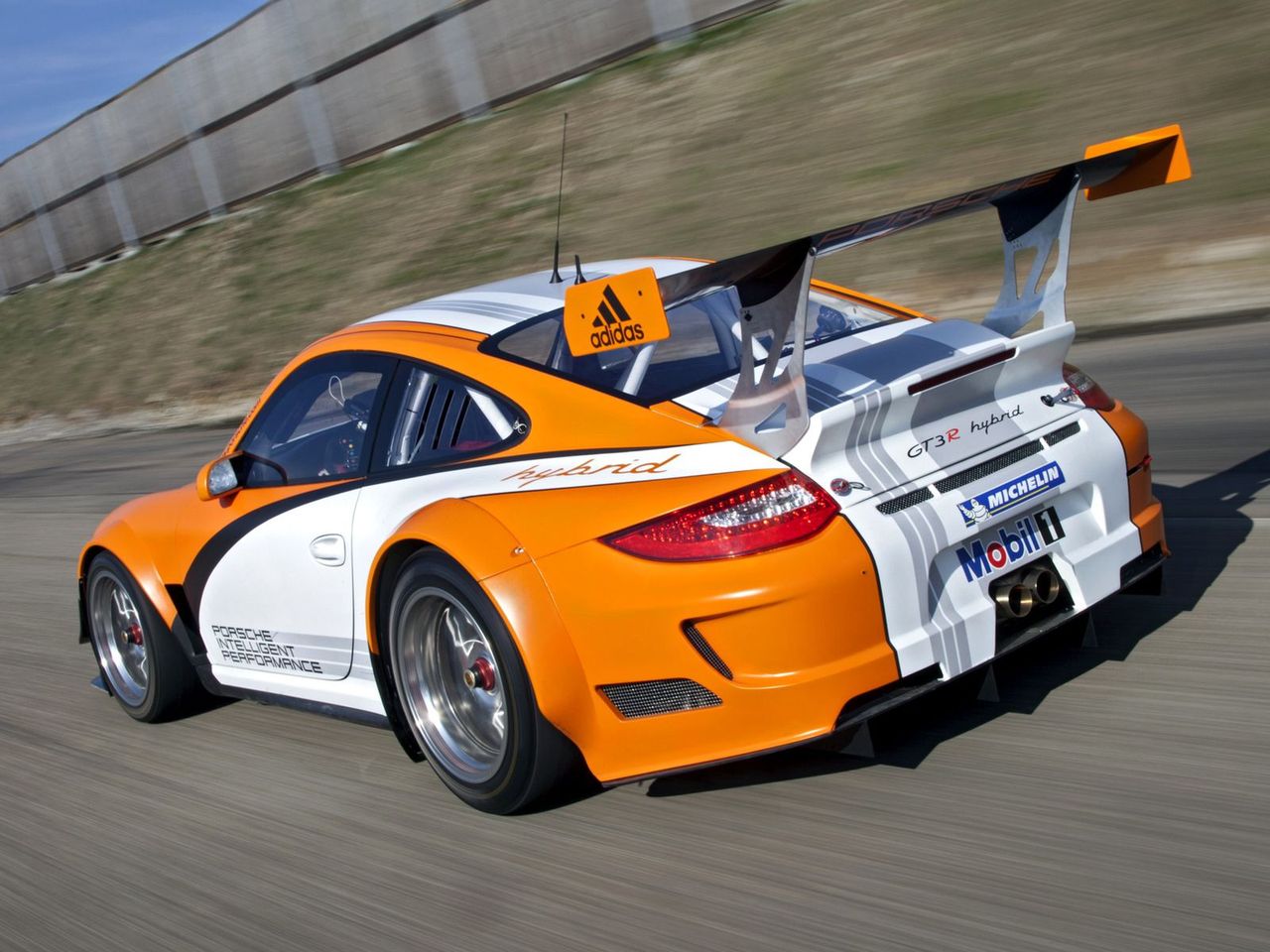Porsche 911 GT3 R Hybrid 2.0 fot.12