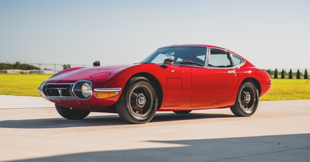 Pięknie zachowana toyota 2000GT trafi na aukcję. To jeden z 62 wyjątkowych egzemplarzy
