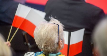 Zaskakujące wyniki sondażu. Polacy wykazali zaufanie do grupy polityków