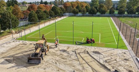 Na Świerczewie powstaje nowe centrum sportu. Piłka, tenis, badminton i trening pod chmurką