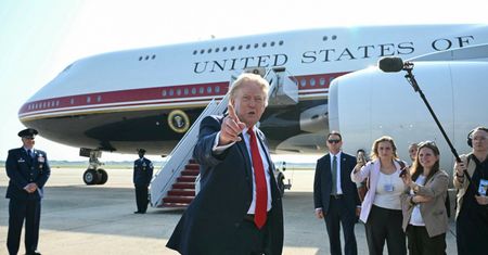 Napisali o Air Force One. Dziennikarze "NYT" wezwani do sądu