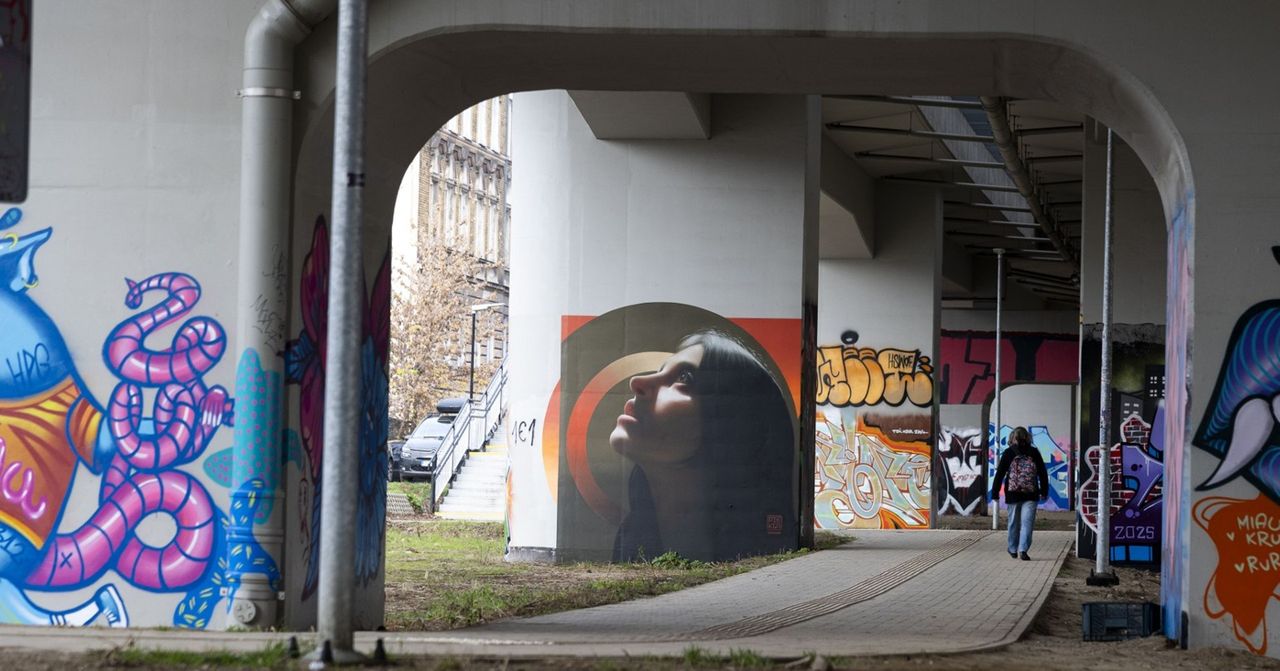 Kraków: To będzie najbarwniejszy park. Mural za muralem. Na Grzegórzki zawitała nawet dama z deskorolką
