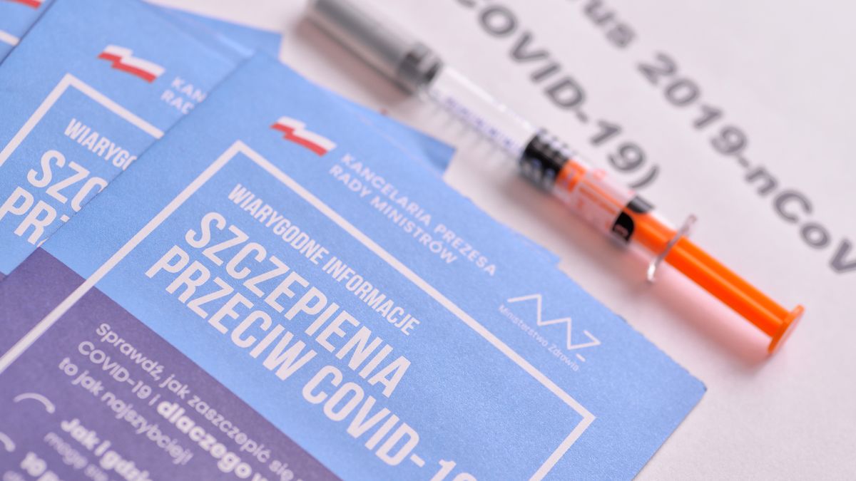 Oszuści próbują dotrzeć do osób zaszczepionych