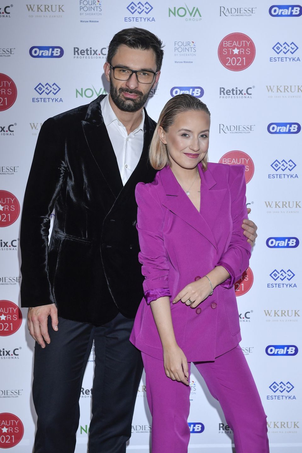 Mateusz Hładki i Sandra Hajduk na ściance 2 grudnia 2021 r.
