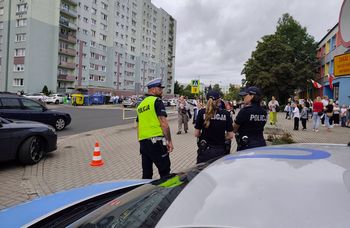 Pierwszy dzwonek pod okiem policji. Mundurowi pojawili się przy szkołach w Pile
