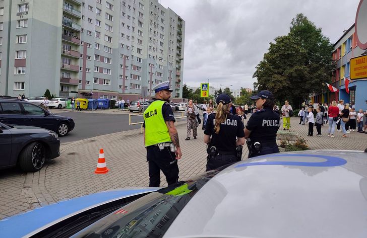 Pierwszy dzwonek pod okiem policji. Mundurowi pojawili się przy szkołach w Pile