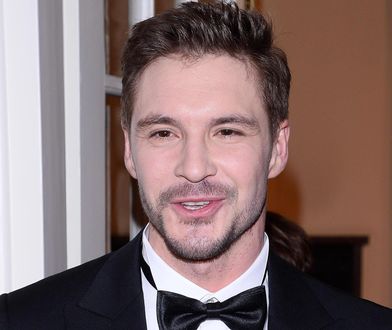 Mikołaj Roznerski pochwalił się autem. "Skromnie, ale z klasą"