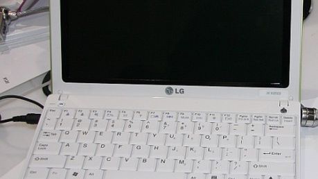 LG X120 - netbook z HSPA 1