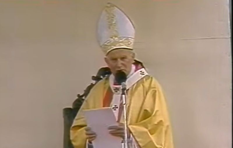 TVP Info wraca do pielgrzymki papieża sprzed 35 lat. Rusza "Dekalog według Jana Pawła II".