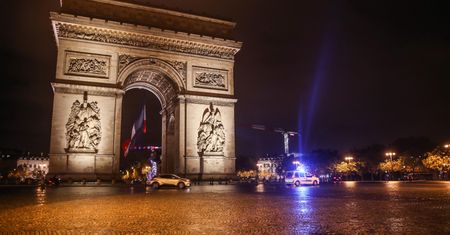 Francja o krok od lockdownu. Sytuacja w kraju jest dramatyczna