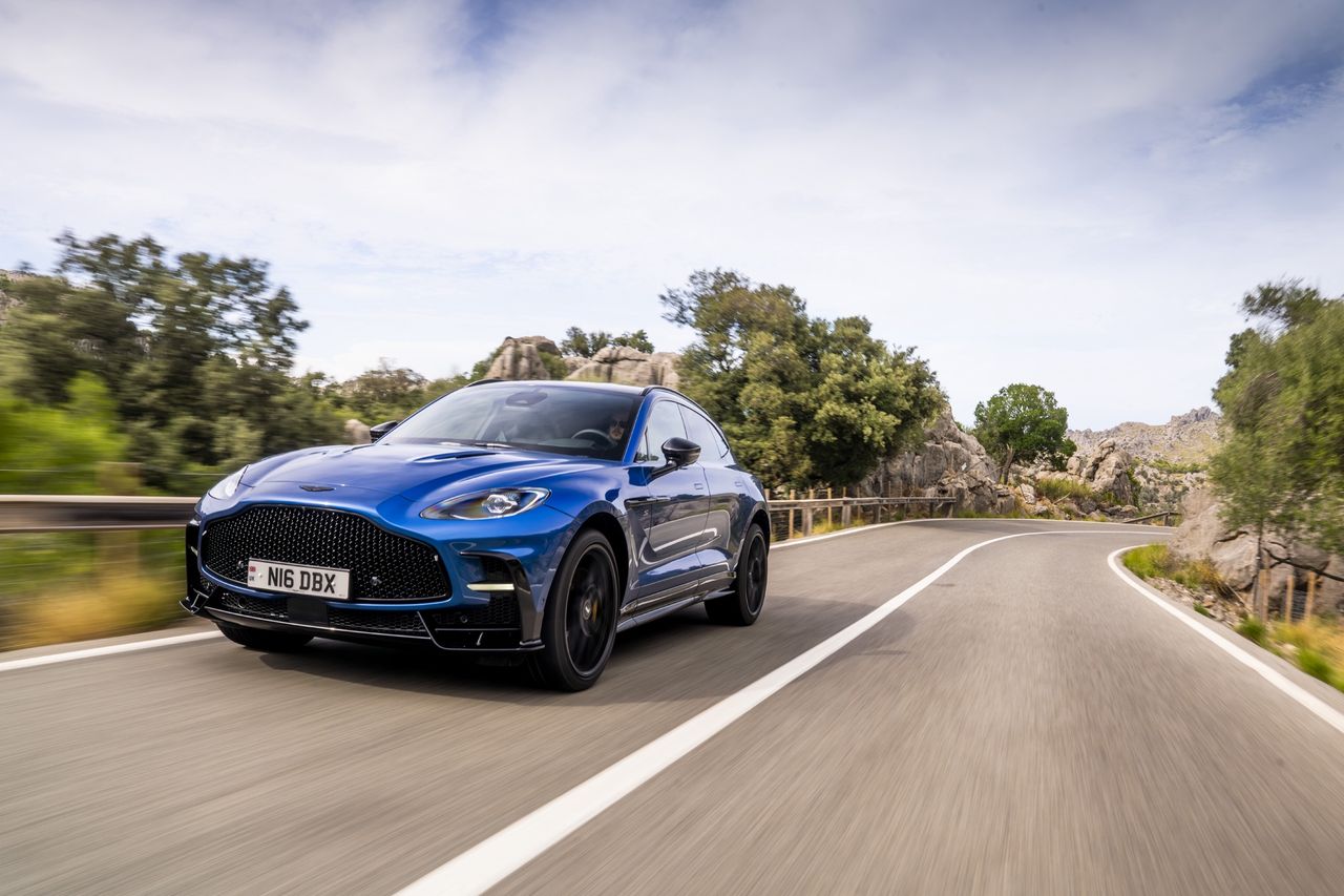 Aston Martin DBX S (2025)