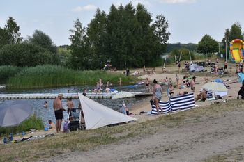 Zalew w Murowańcu daje wytchnienie w upalne dni. ZDJĘCIA