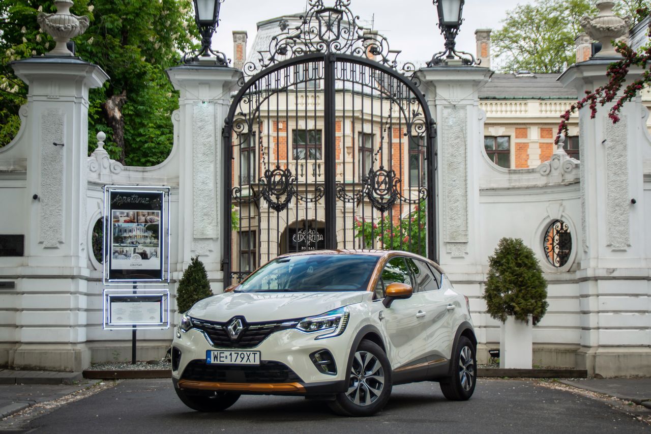 Renault Captur ze średnio ładnego kaczątka wyrósł na całkiem atrakcyjnego łabędzia.