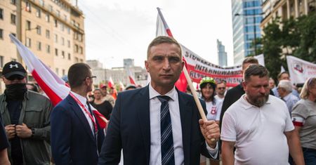 Bąkiewicz chce pozwać Holland i Stuhra. Skrytykował "Zieloną granicę"