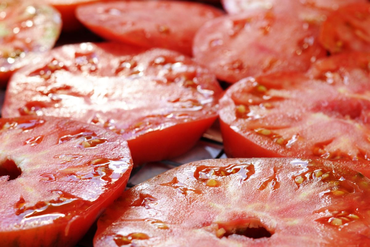 Pomidory są zdrowe, ale nie można ich spożywać bez ograniczeń