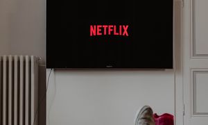 Netflix kręci film o Polaku. "Ukłon w stronę społeczności polskich naukowców"