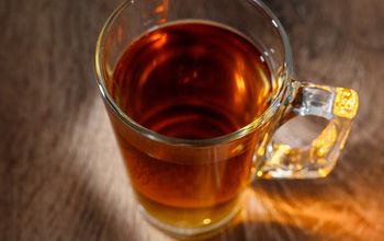 Pij codziennie. Wypryski zaczną znikać, a włosy będą rosły jak szalone