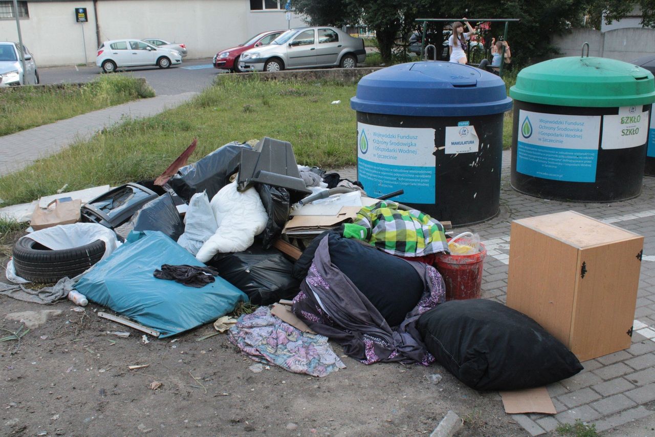 Koszalin: Uciążliwy problem. Nielegalne składowiska śmieci na Śródmieściu