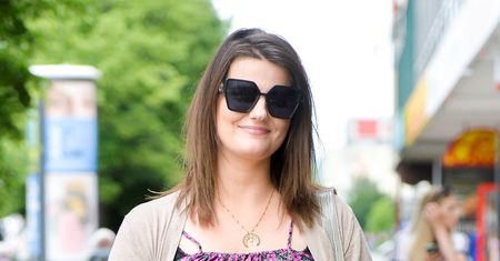 Zofia Zborowska pozuje z dzieckiem i psem. "Chyba nie jest zbyt szczęśliwa"