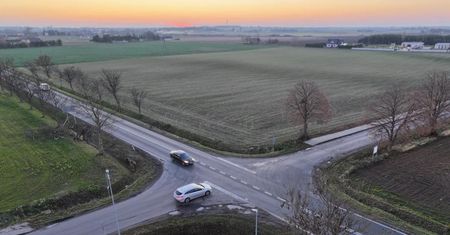 Policyjny dron nad DK62. Tak radziejowska drogówka łapie kierowców w Broniewku