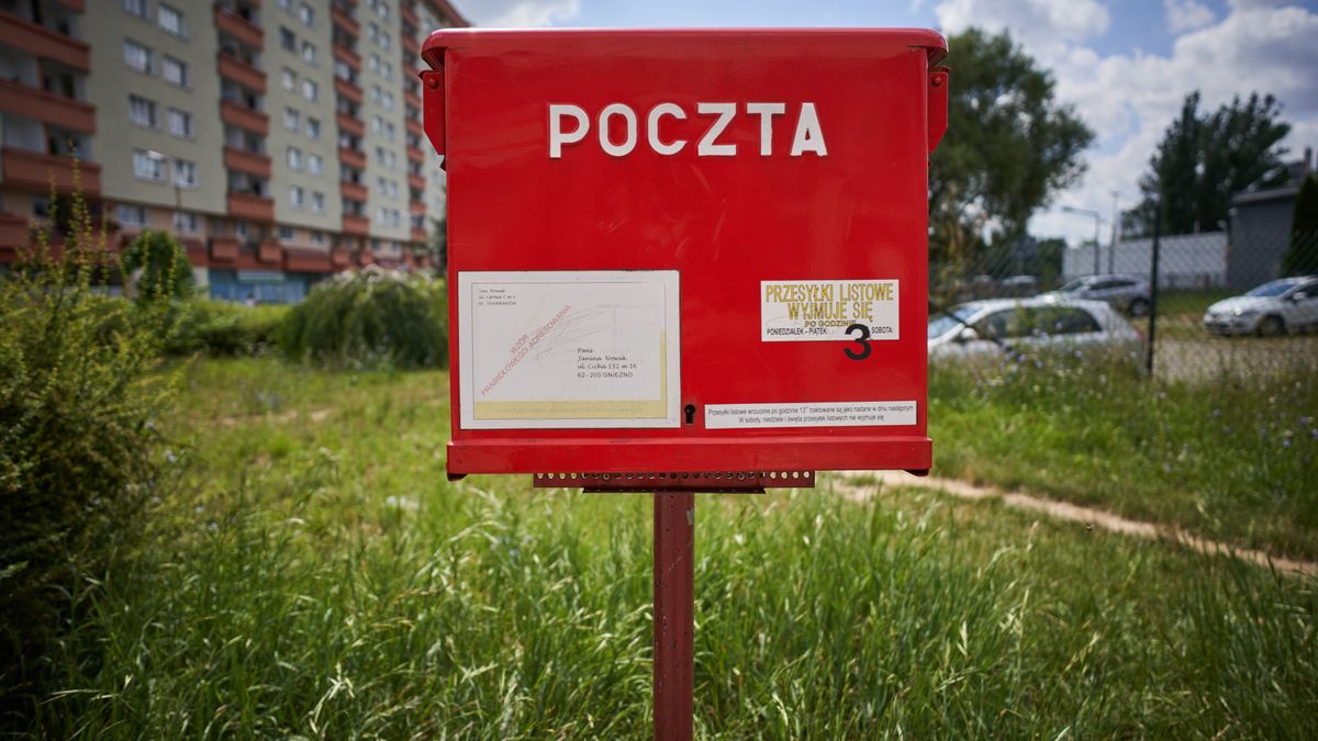 Wielka kroplówka dla Poczty Polskiej. Zdj. ilustracyjne