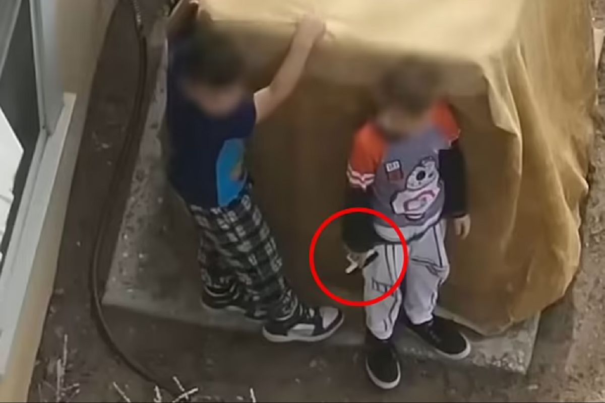 Dzieci z bronią w ręku. Policja nie miała wyjścia