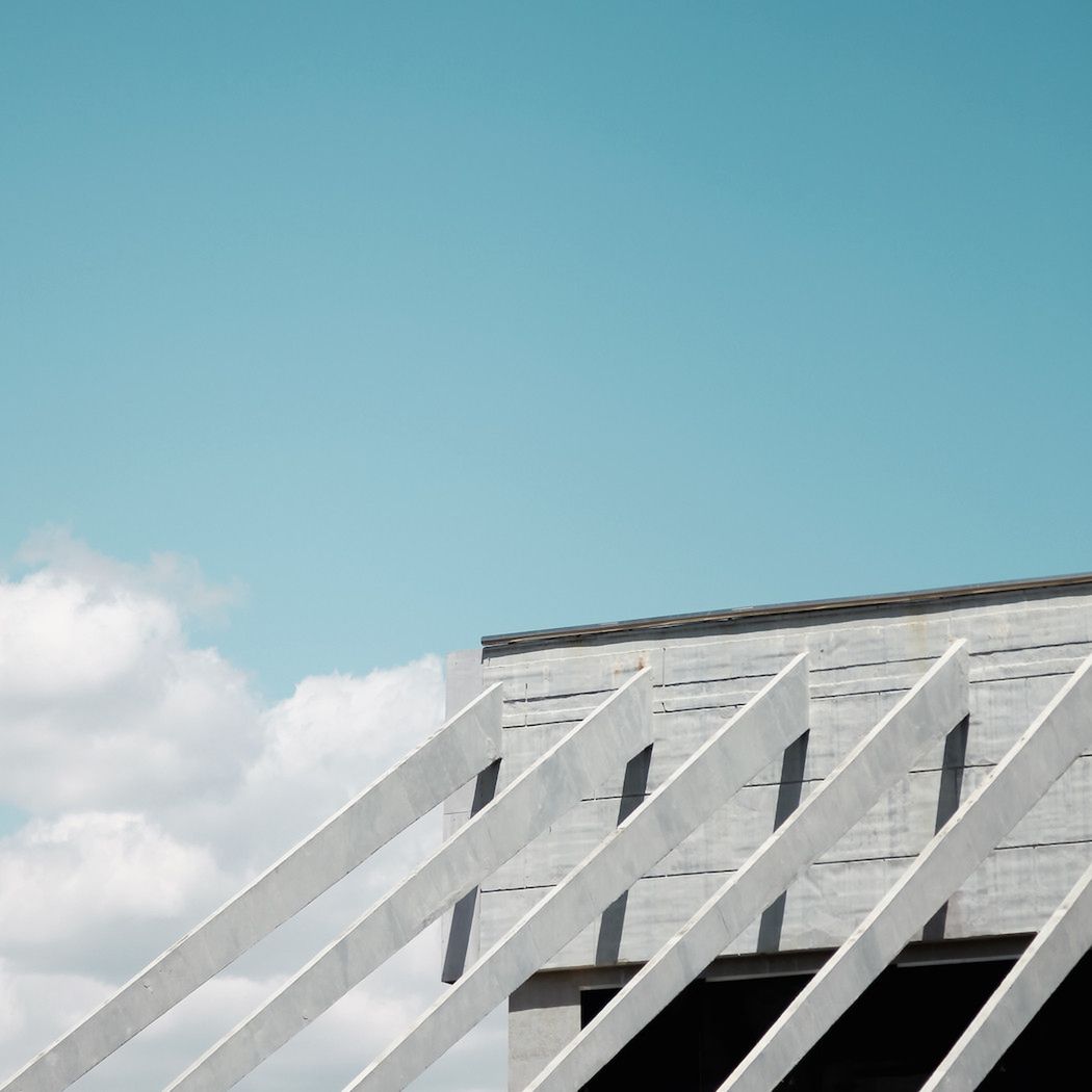 Sterylne zdjęcia architektury autorstwa Maika Lippa 1