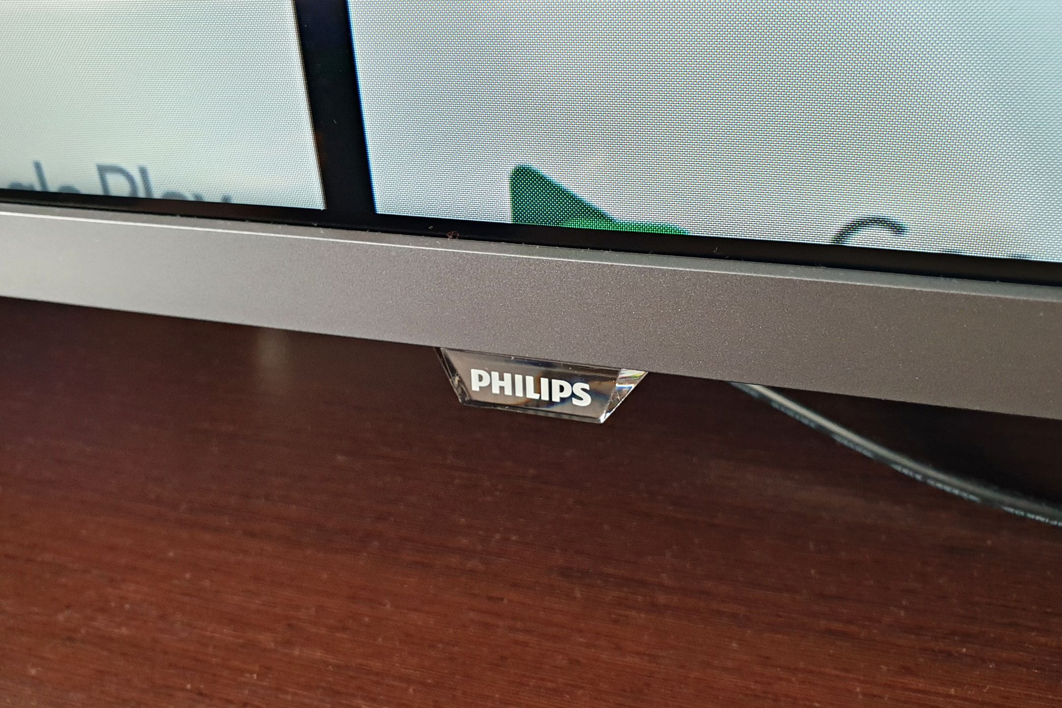 Philips 55PUS7303 – test dużego telewizora z efektownym Ambilight i Android TV 3