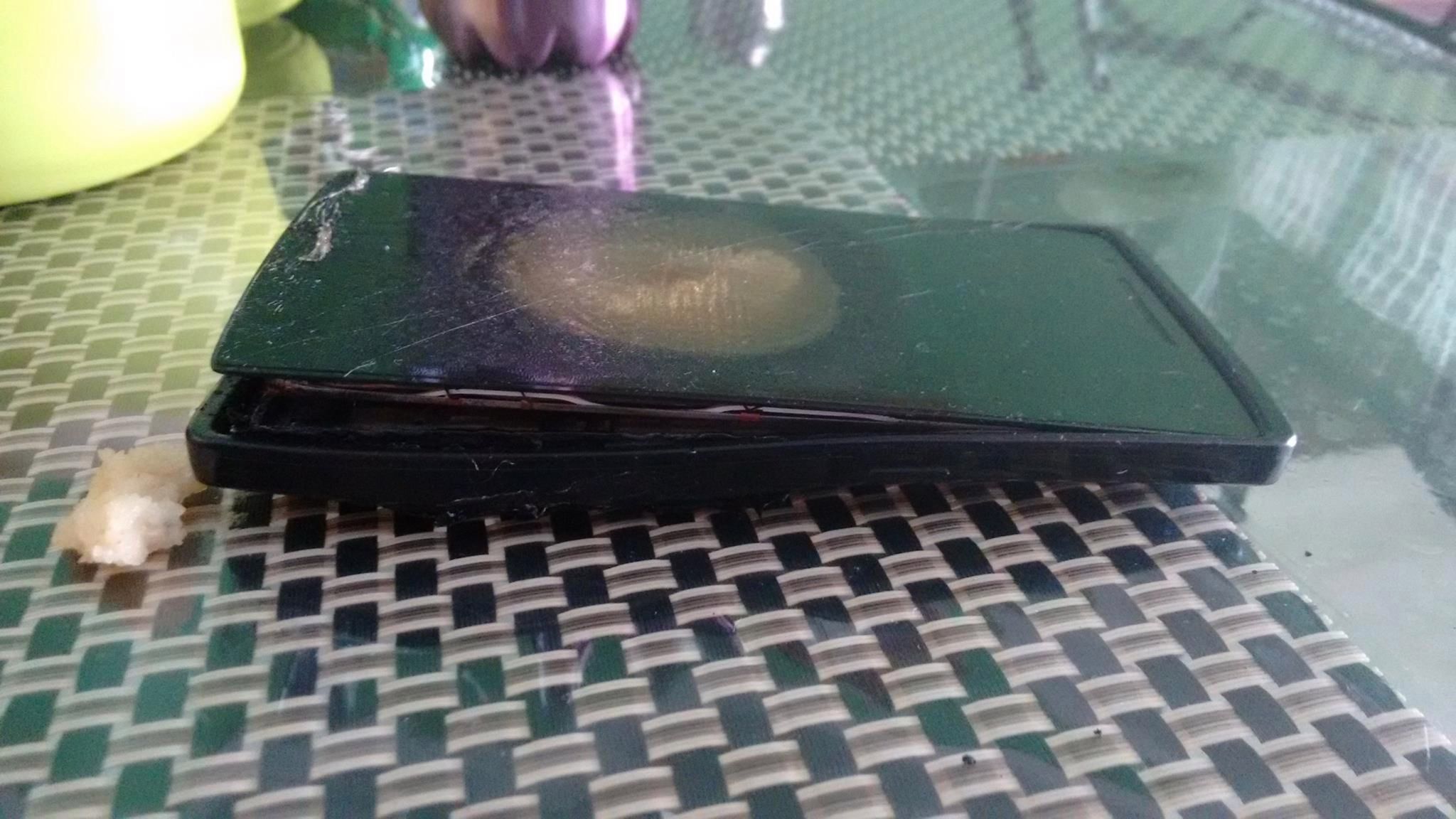 OnePlus One to zabójca flagowców? Na razie zabił sam siebie - po prostu się zapalił 3