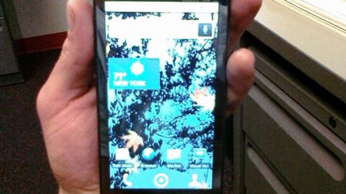 Motorola Shadow (następca Milestone) znaleziona w siłowni ? Aktualizacja i kolejne zdjęcie! 1