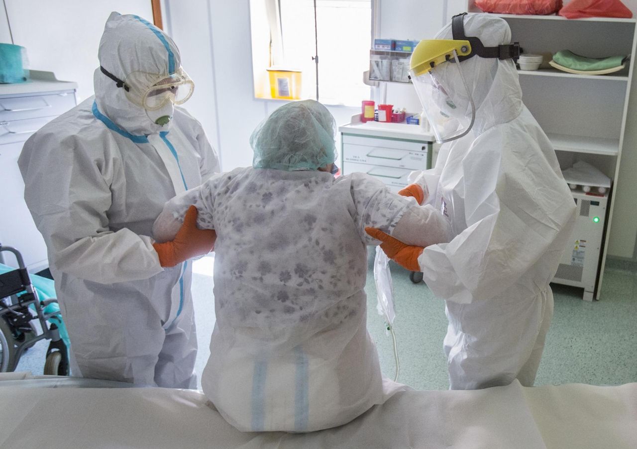 38-latka dostała zapaści płuc po przechorowaniu COVID-19. Trafiła do szpitala