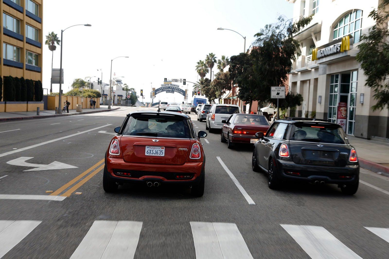 Galeria Mini jako celebracja sprzedaży półmilionowego egzemplarza w USA 116