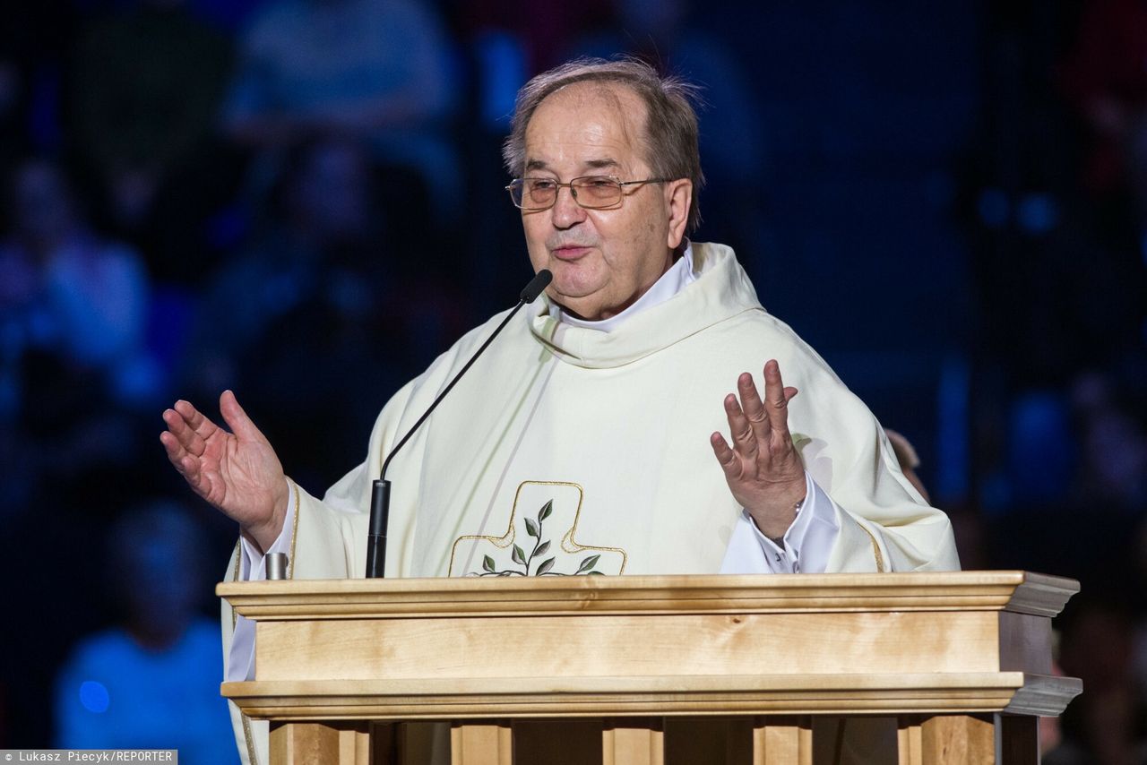 Przelewy dla instytucji o. Rydzyka. Tyle przekazało PiS