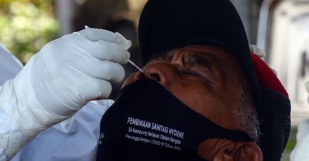 Koronawirus. Polski test genetyczny na SARS-CoV-2 już na rynku