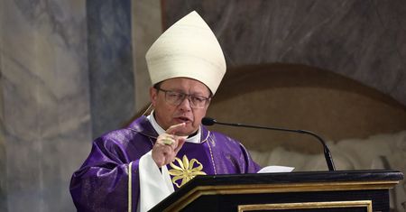 "Spadła na nas noc". Kard. Ryś zabrał głos ws. katastrofy smoleńskiej