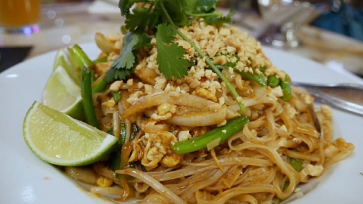 Pad thai to jedno z najpopularniejszych dań tajskiej kuchni