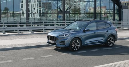 Pierwsza jazda Fordem Kugą plug-in hybrid: sprawdzi się w mieście, ale czekam na "klasyczny" napęd