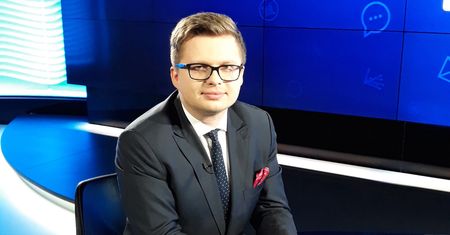 "Money. To się liczy".  Zakaz palenia w kominku. Kogo dotyczą nowe przepisy?
